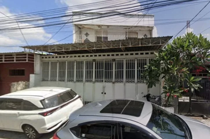Jual-Rumah-Cocok-Untuk-Usaha-di-Manyar-Kartika-Surabaya-Timur