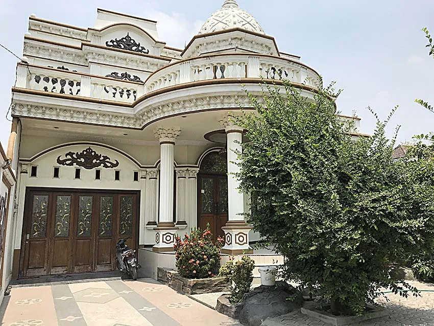 rumah-mewah-di-dusun-kedungsari-jombang