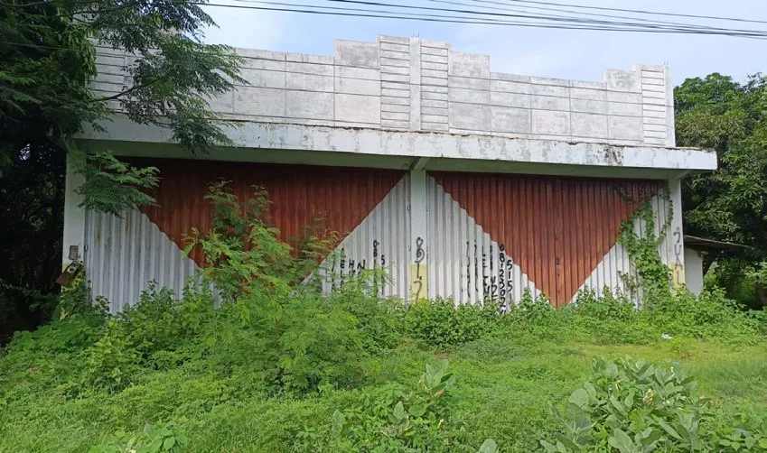 Dijual-Lelang-Rumah-dengan-Halaman-Luas-Dekat-Pantura-di-Situbondo