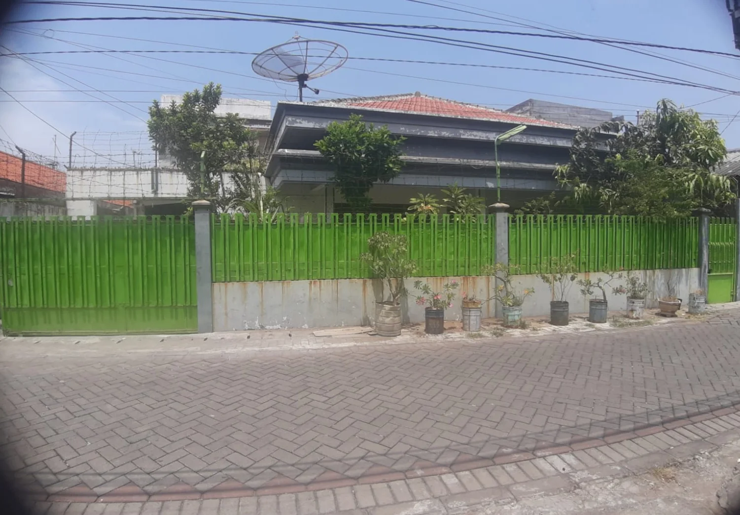Dijual-Rumah-Terawat-Lokasi-Strategis-di-Pandansari-Surabaya-Timur