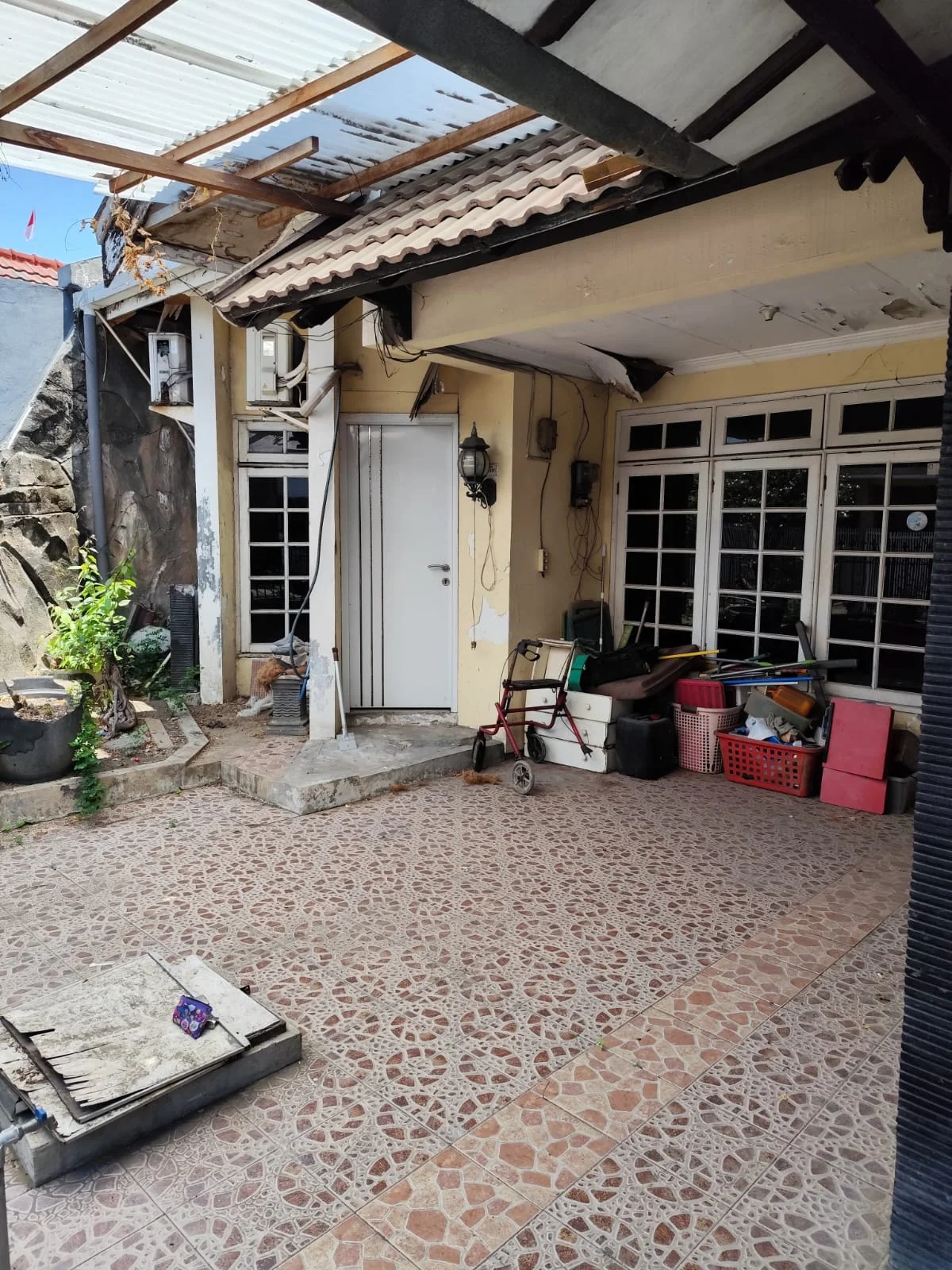 Dijual-Rumah-Hitung-Tanah-Taman-Pondok-Indah-Wiyung-Surabaya-Barat
