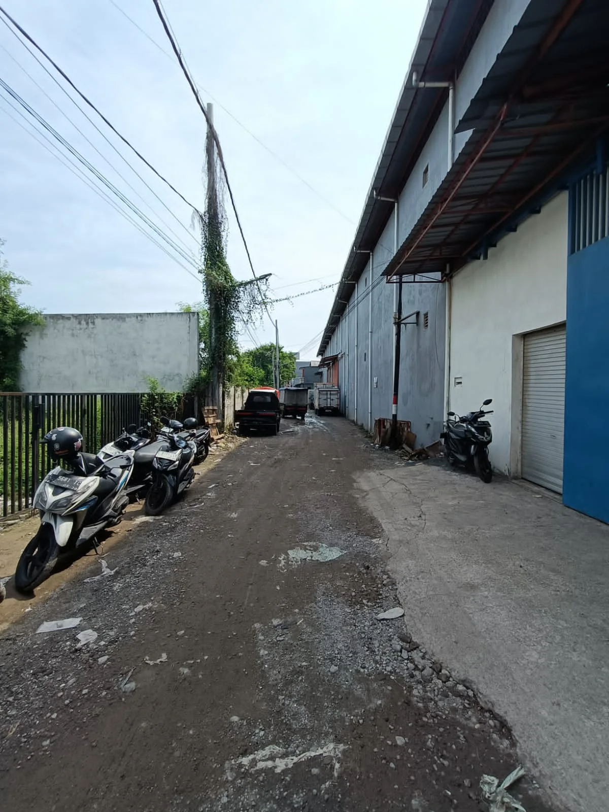 Dijual Cepat 3 Gudang Gandeng di Kedinding Surabaya Utara Lokasi Strategis - Thumbnail 2
