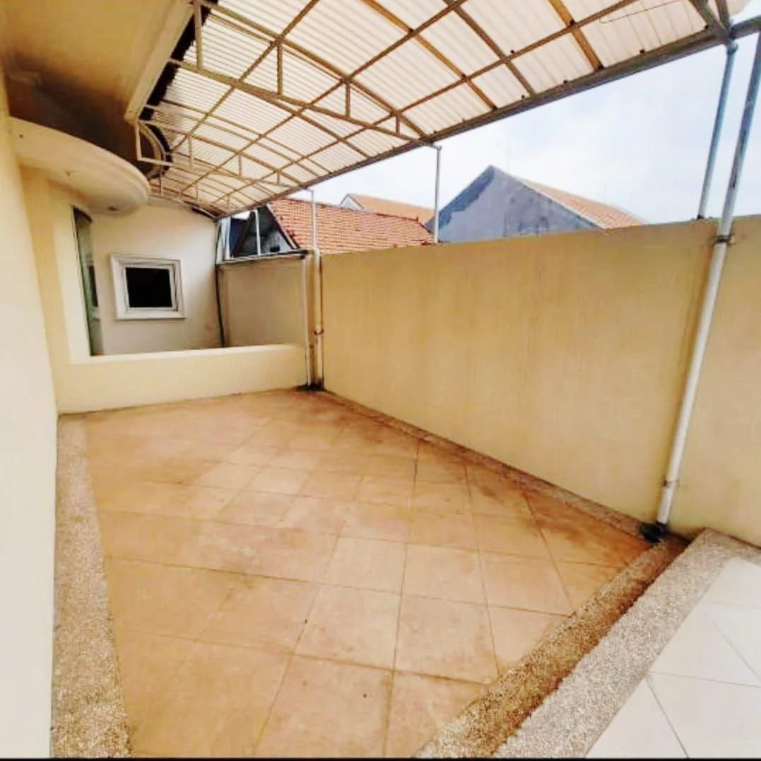 Dijual/Disewa Rumah Lokasi Strategis Siap Huni Tenggilis Surabaya Selatan - Thumbnail 4