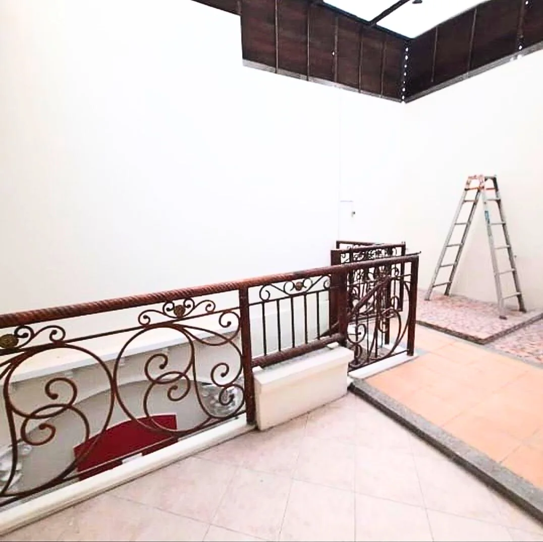 Dijual/Disewakan Rumah 2 Lantai Siap Huni di Tenggilis Utara Surabaya Selatan - Thumbnail 3