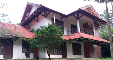 Jual-Murah-Lelang-Rumah-Lokasi-Strategis-Tanah-Luas-di-Banyuwangi