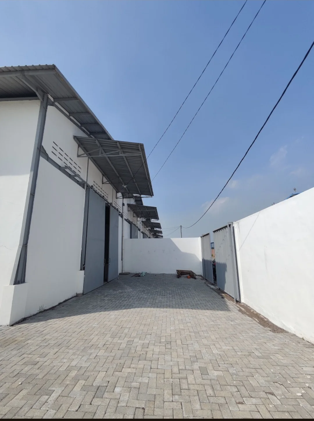 Disewa Gudang Komersial Strategis Romokalisari Surabaya Barat - Thumbnail 3
