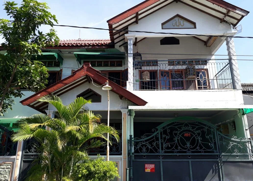 Jual-Rumah-Lelang-2-Lantai-Lokasi-Strategis-di-Wisma-Tropodo-Sidoarjo
