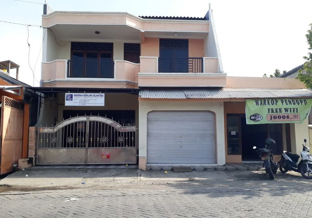 Dijual-Lelang-Rumah-Lokasi-Dekat-Mall-dan-Alun-Alun-Manyar-Gresik