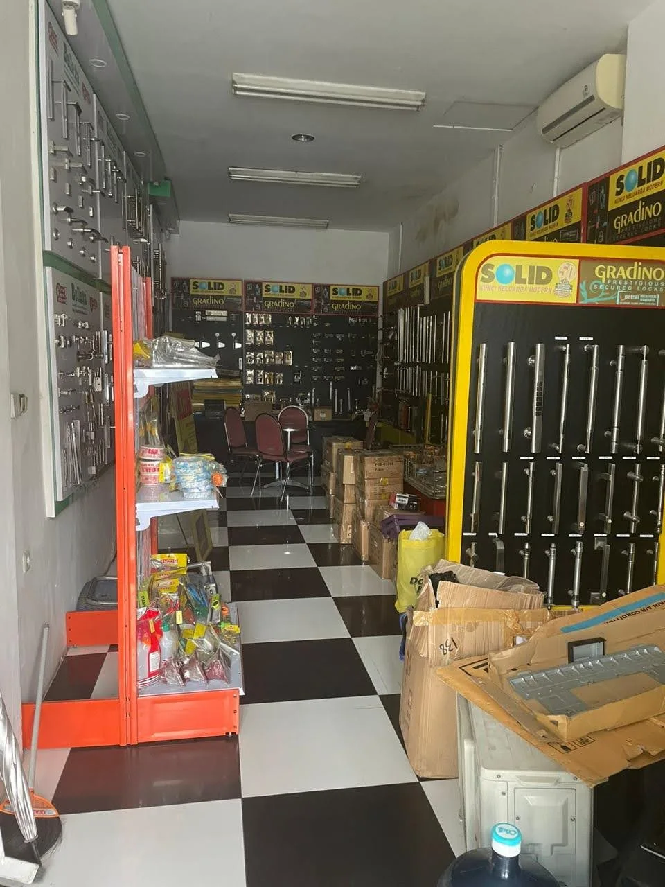 Disewakan Stan Toko Lokasi Strategis Pusat Kota di Kedungdoro Surabaya Pusat - Image 1