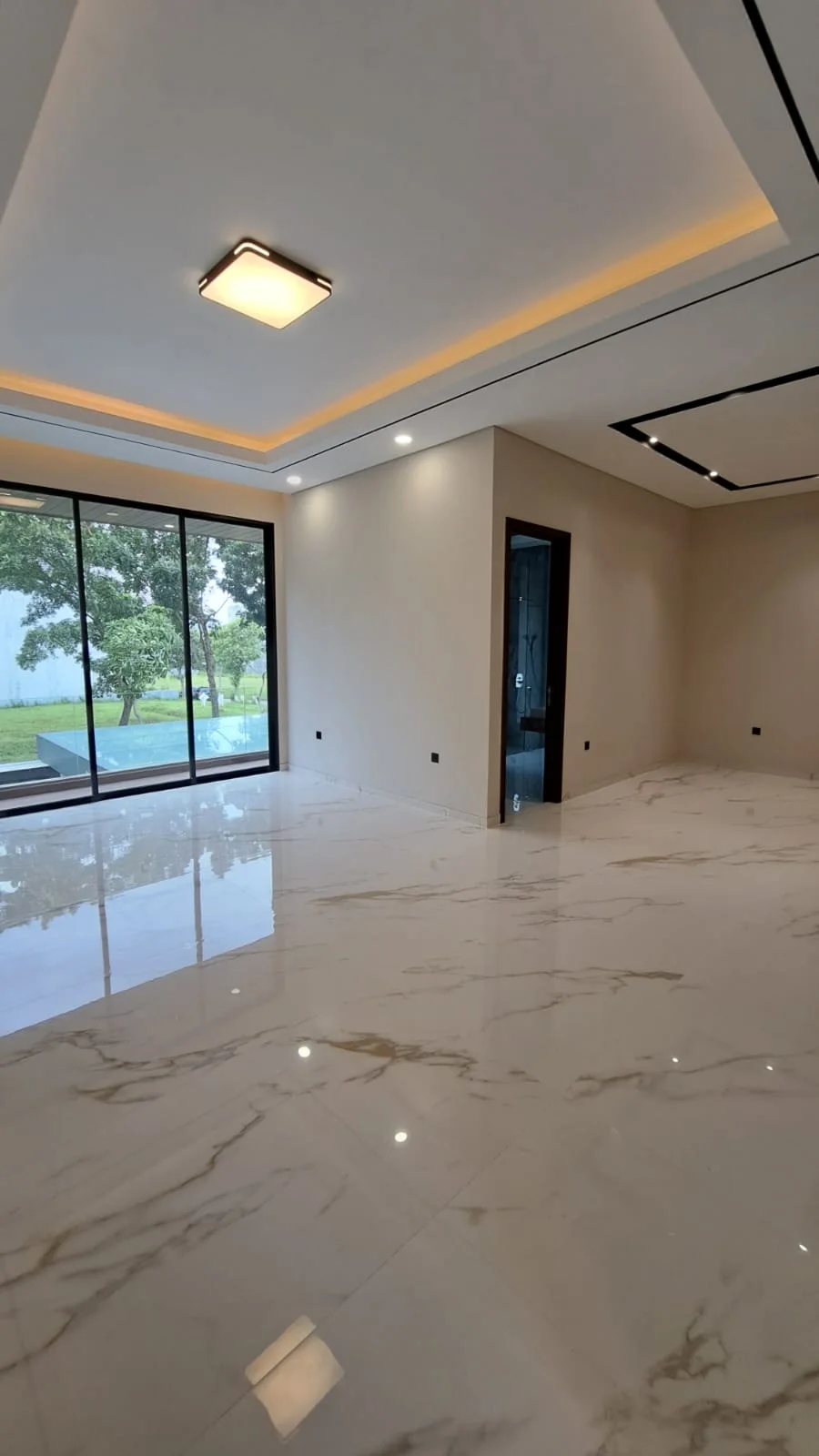 Dijual Rumah Baru Minimalis Tropis Waterfront Citraland Surabaya Barat - Thumbnail 4