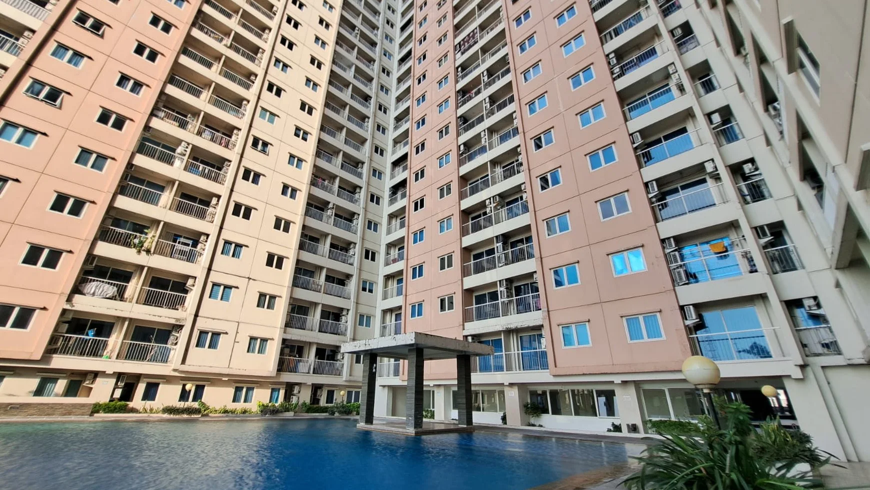 Dijual Apartemen Nyaman dan Strategis di Puncak Bukit Darmo Unit A Surabaya Barat - Thumbnail 2