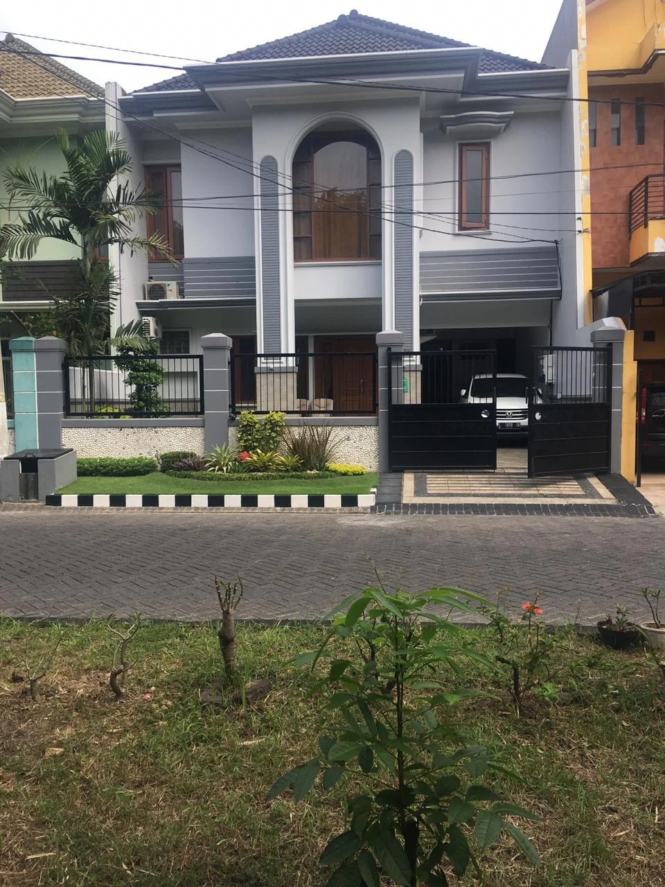 Dijual-Rumah-Nyaman-dan-Strategis-di-Babatan-Pratama-Surabaya-Barat