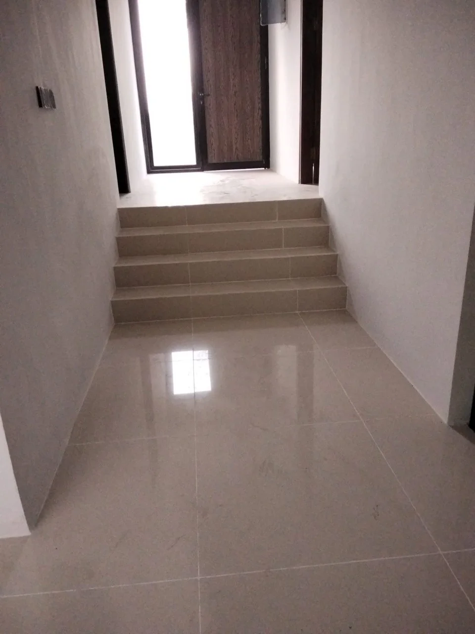 Dijual Rumah Mewah 3,5 Lantai di Grand Pakuwon North Victoria Surabaya Barat - Thumbnail 4