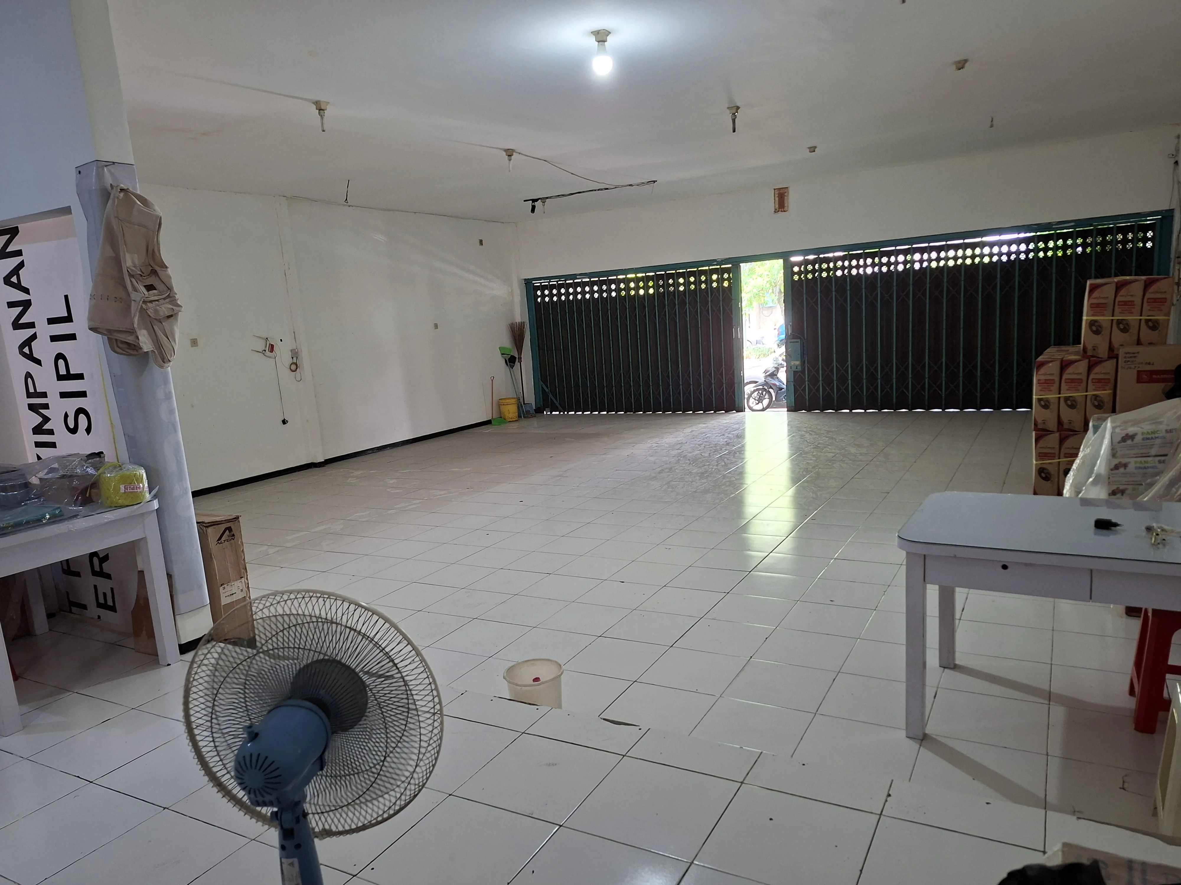 Disewakan Ruko 3 Lantai Lokasi Strategis di Wonokromo Surabaya Selatan - Thumbnail 3