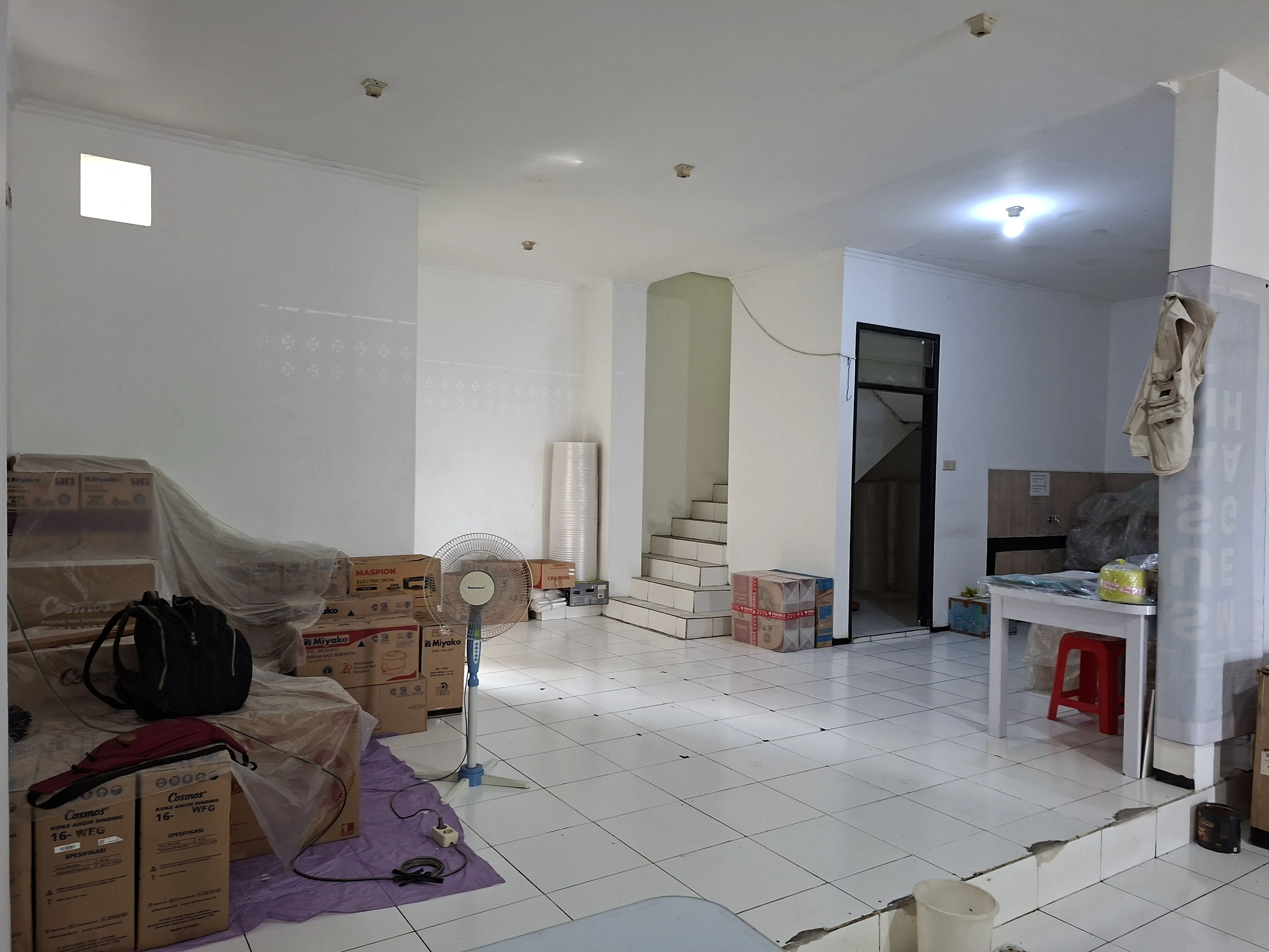 Disewakan Ruko 3 Lantai Lokasi Strategis di Wonokromo Surabaya Selatan - Thumbnail 4