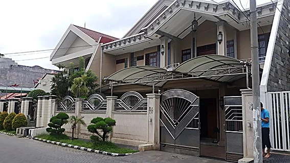 Dijual-Lelang-Rumah-Mewah-Strategis-di-Gubeng-Kertajaya-Surabaya-Pusat
