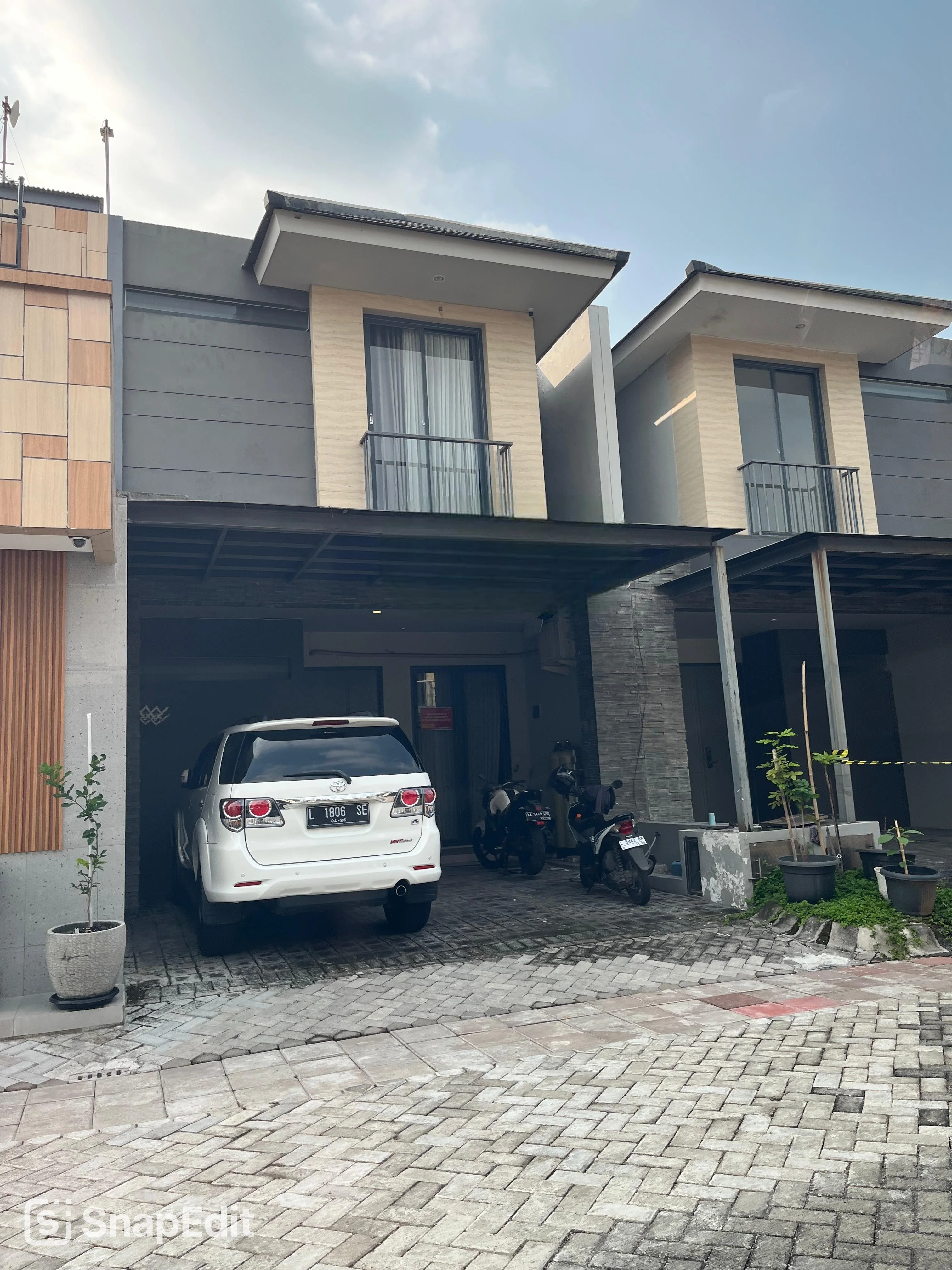 Dijual-Rumah-Minimalis-Siap-Huni-di-Springville-Residence-Surabaya-Timur