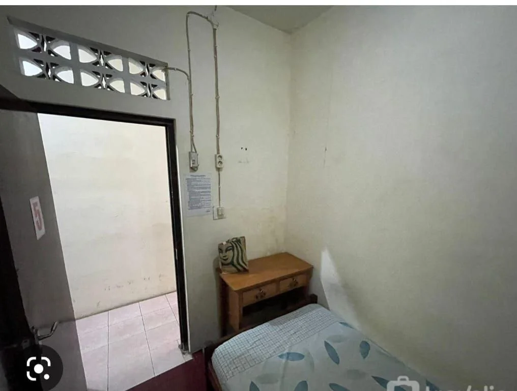 Dijual Rumah Kos Beserta Perabot Lokasi Strategis di Jojoran Surabaya Timur - Thumbnail 3