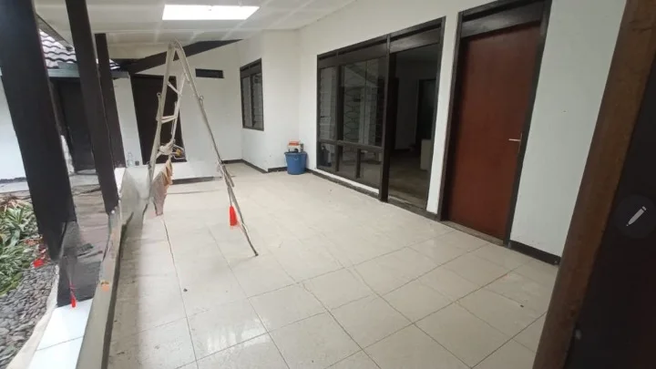 Dijual Rumah Hunian Nyaman di Jalan Kopo Permai Margahayu Bandung - Thumbnail 2