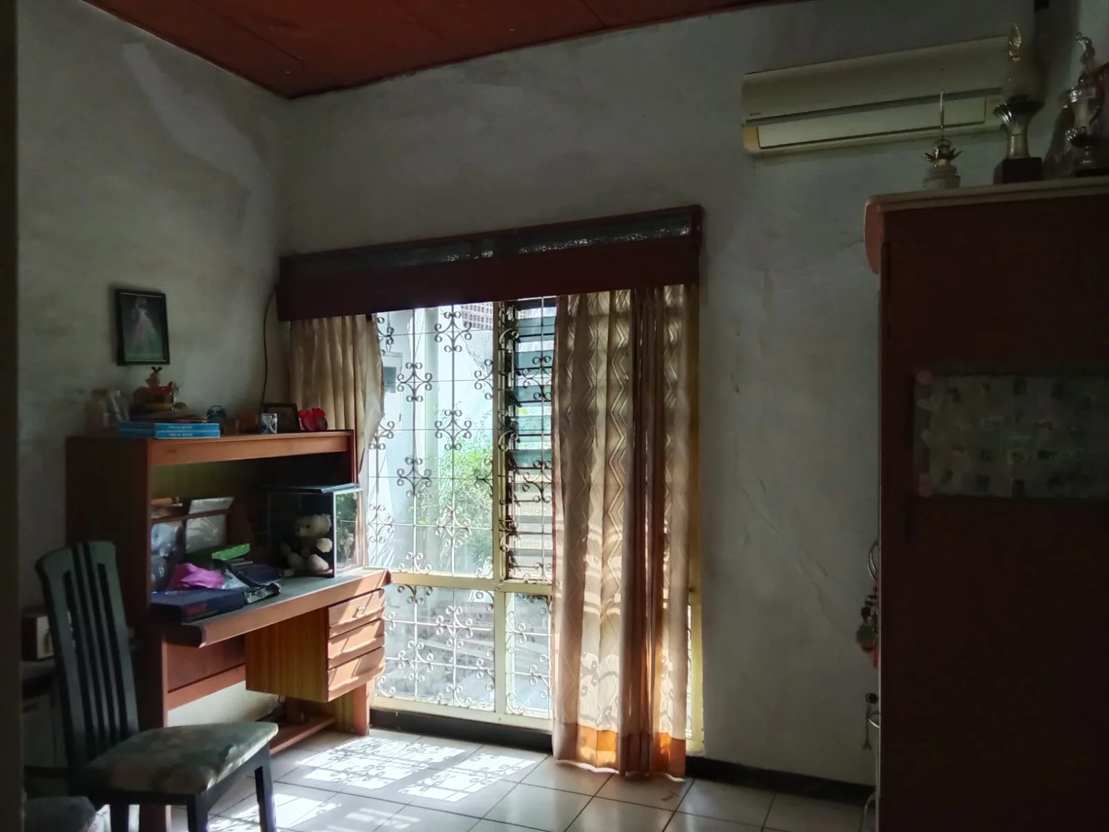 Dijual Rumah Strategis Murah di Darmo Permai Selatan, Surabaya Barat - Thumbnail 3