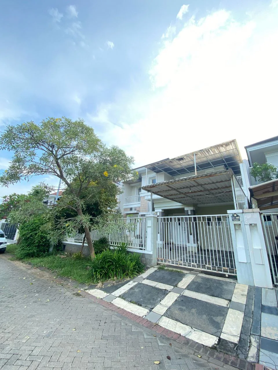 Dijual-Rumah-Siap-Huni-di-Puri-Galaxy-Cluster-Acacia-Garden-Surabaya-Timur