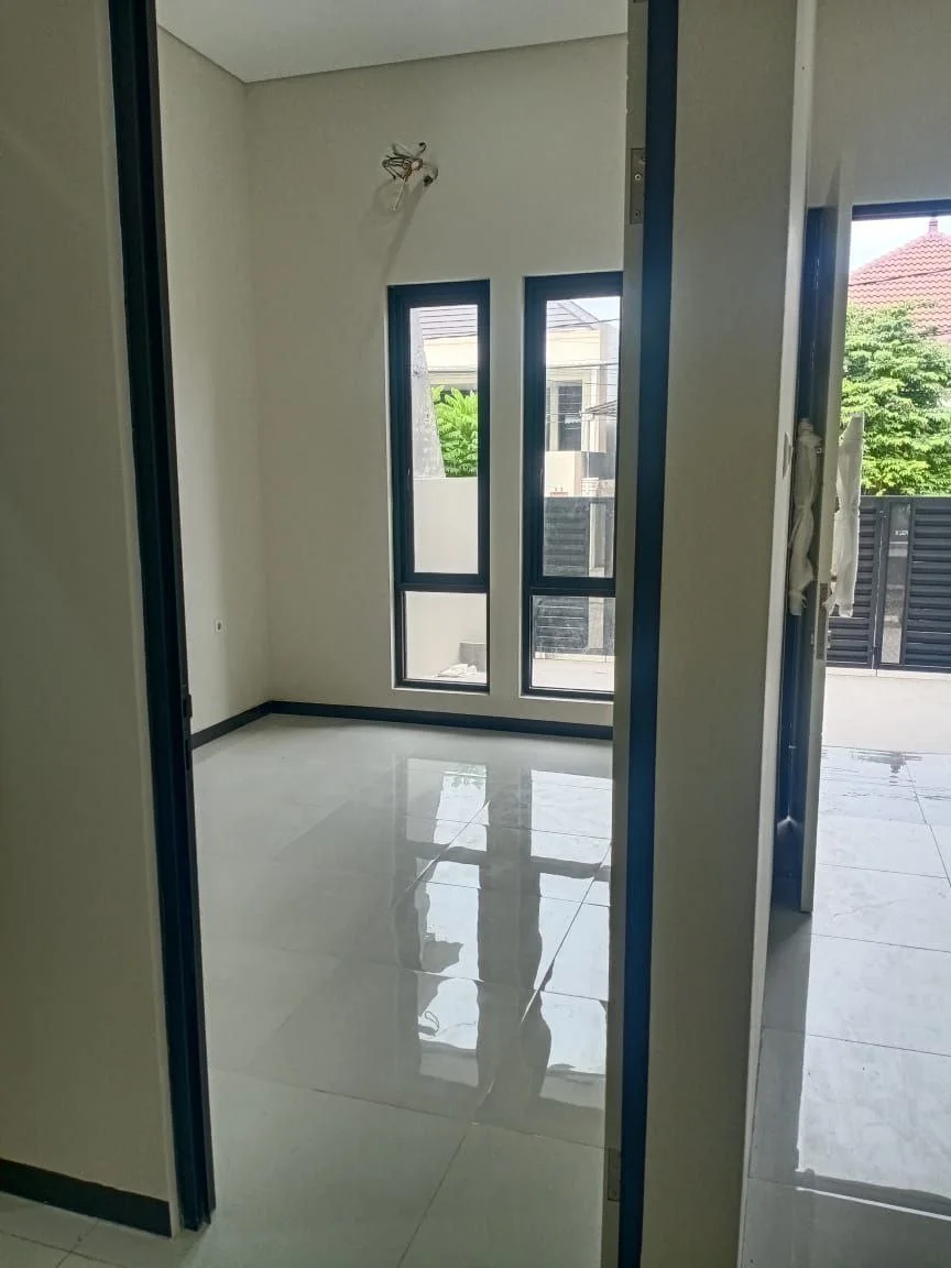 Dijual Rumah Siap Huni Lokasi Strategis di Perumahan Villa Kalijudan Indah Surabaya Timur - Thumbnail 4