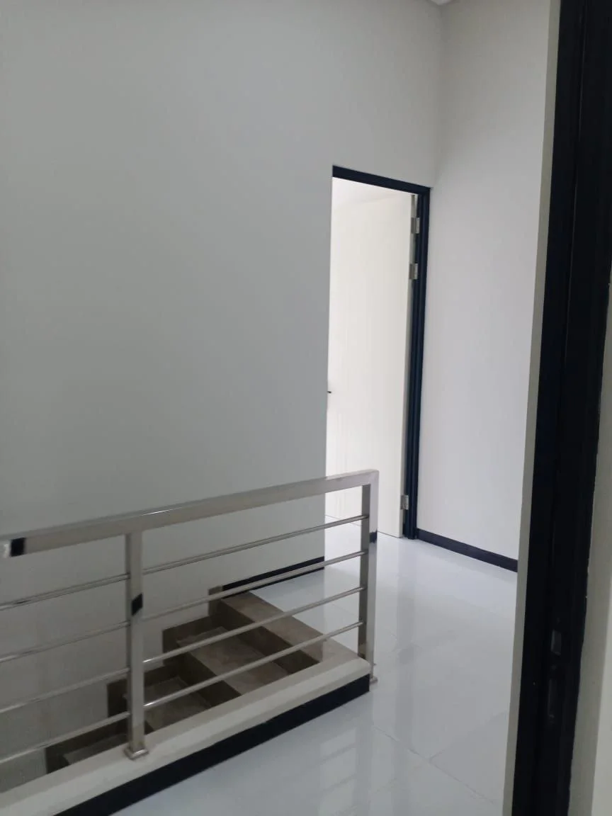 Dijual Rumah Siap Huni Lokasi Strategis di Perumahan Villa Kalijudan Indah Surabaya Timur - Thumbnail 3