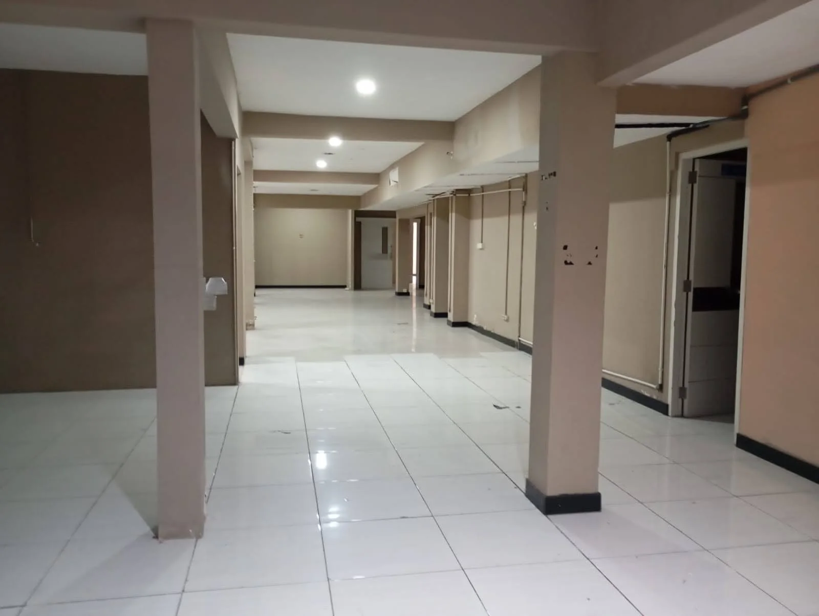 Disewakan Rumah Ex-Kantor Nol Jalan Raya Diponegoro – Surabaya Pusat - Image 1
