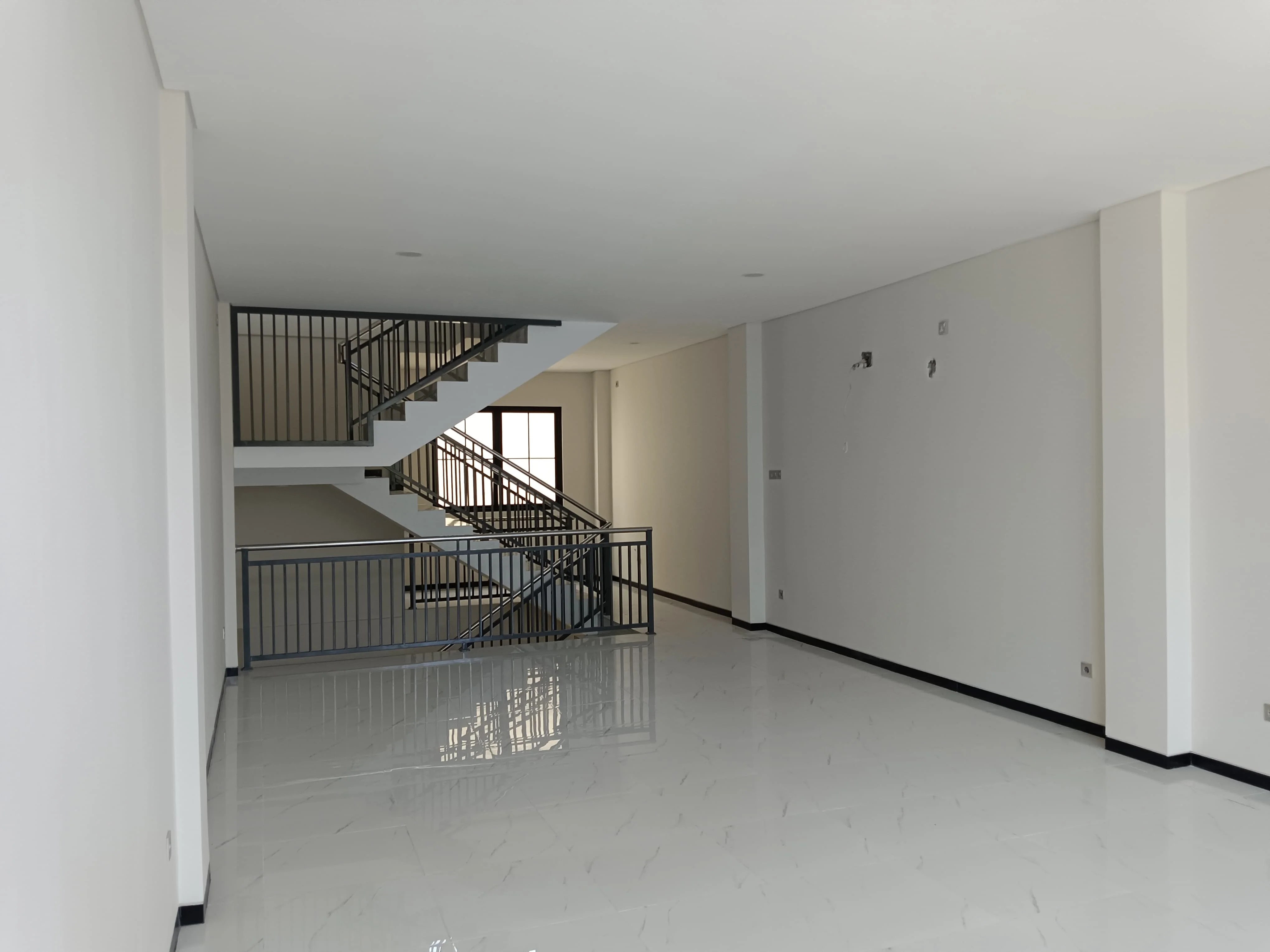 Dijual Ruko Baru 3,5 Lantai di IR H Soekarno MERR Surabaya Timur - Thumbnail 2