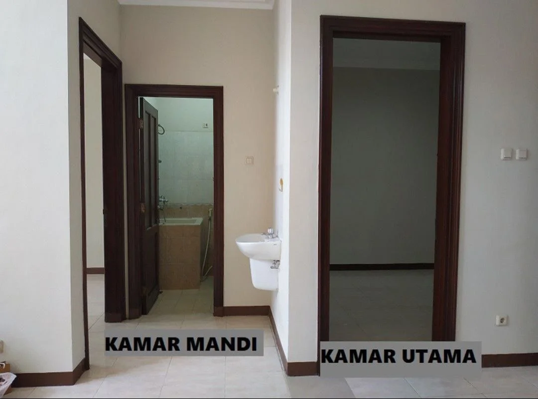 Disewakan Rumah Strategis di Fullerton Citraland Surabaya Barat - Thumbnail 2