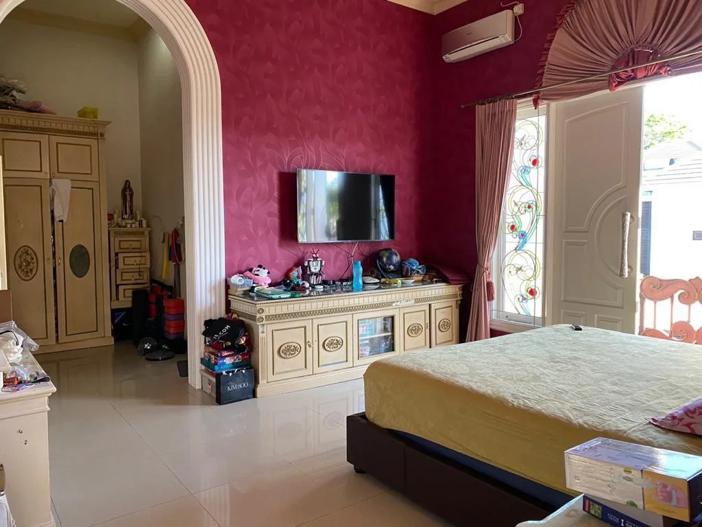 Disewakan-Rumah-Mewah-di-Villa-Sentra-Raya-Citraland-Surabaya-Barat-1