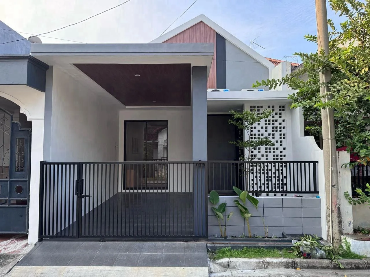 Dijual-Rumah-Strategis-Griya-Asri-Pakuwon-City-Surabaya-Timur