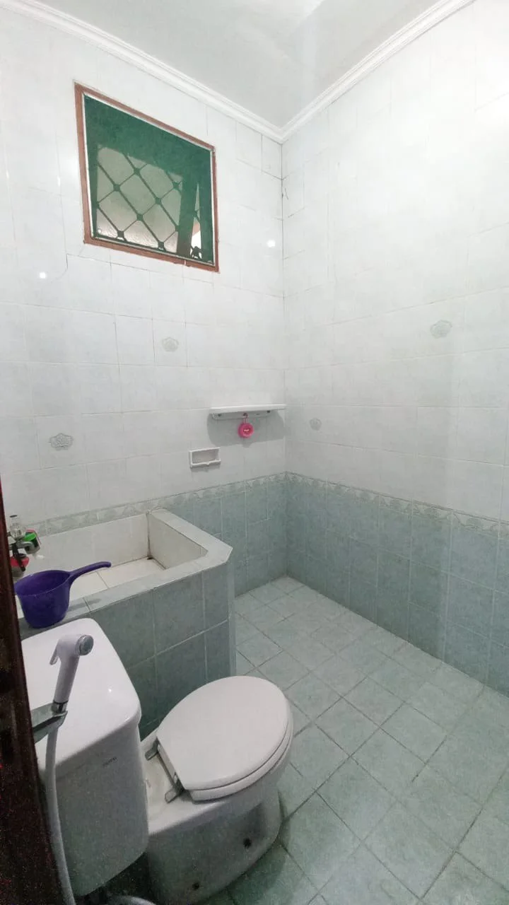 Dijual Rumah Eksklusif di Kawasan Elite Dharma Husada Regency Surabaya Timur - Thumbnail 2