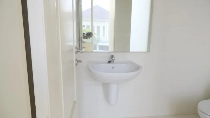 Dijual Rumah Mewah Dua Lantai di Kawasan Premium Grand Pakuwon South Victory Surabaya Barat - Thumbnail 3