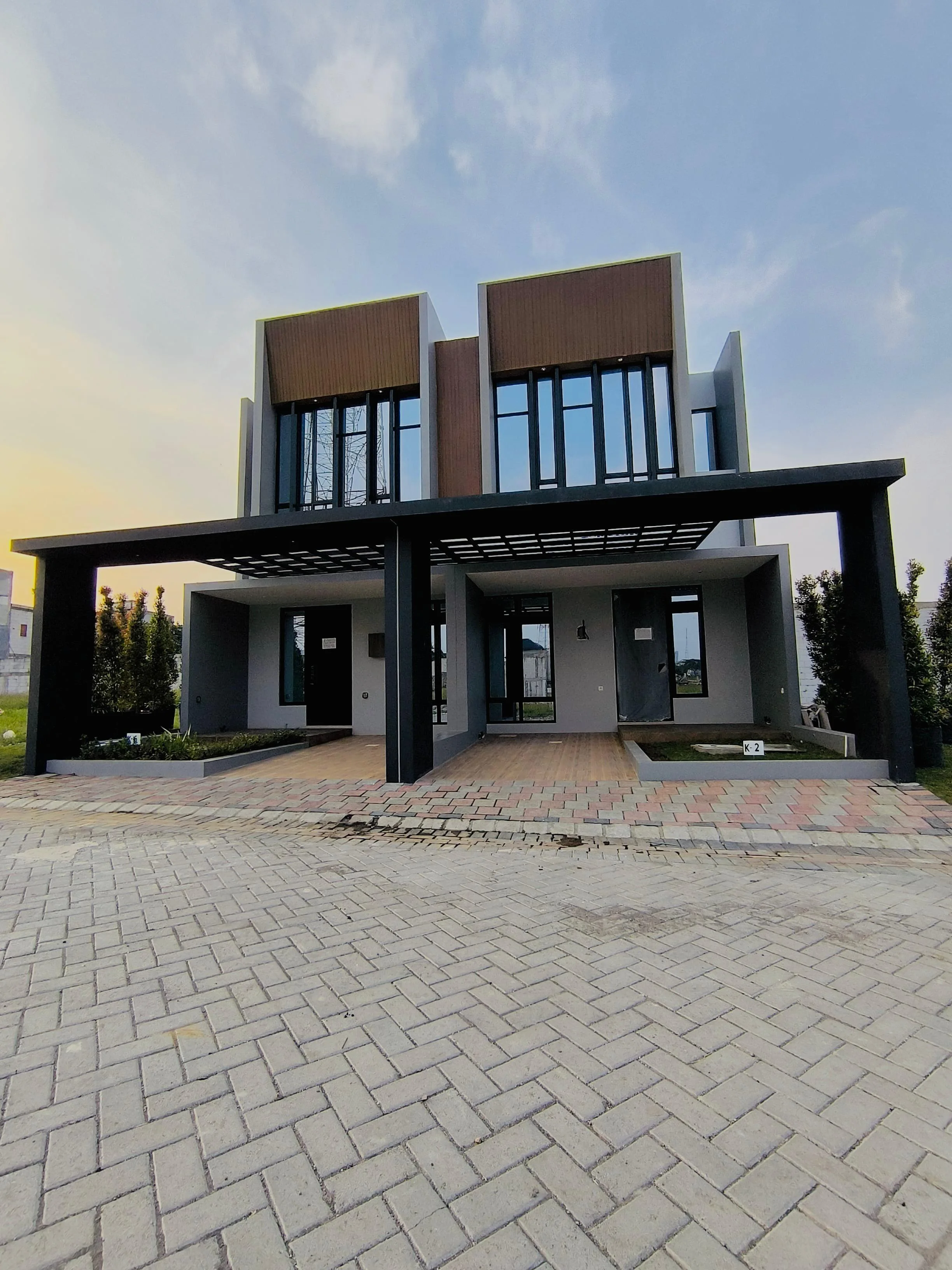 Dijual Rumah Mewah Baru di Darmo Graha Residence Surabaya Barat - Thumbnail 3