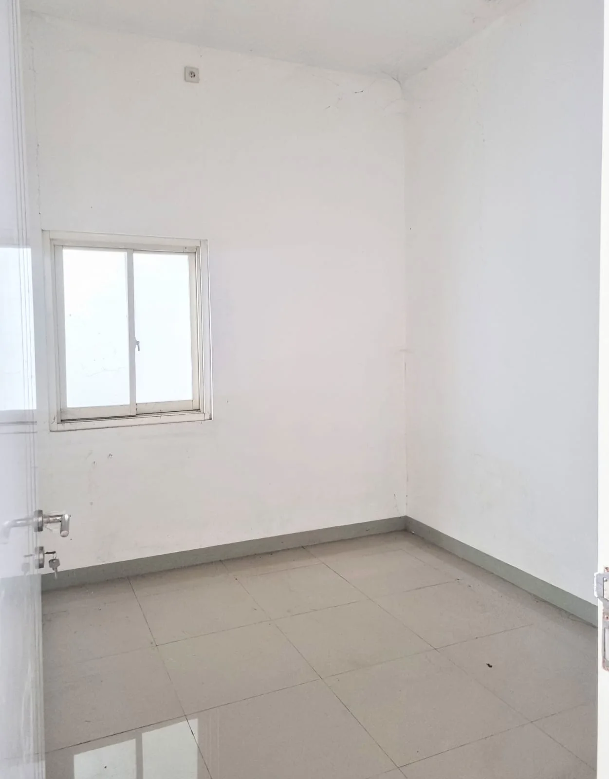 Dijual Rumah Nyaman di Kawasan Strategis Wiyung Praja Surabaya Barat - Thumbnail 4