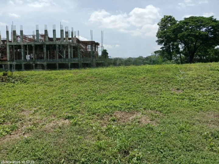 Disewakan Tanah Komersial Area Golf View Citraland Murah Surabaya Barat