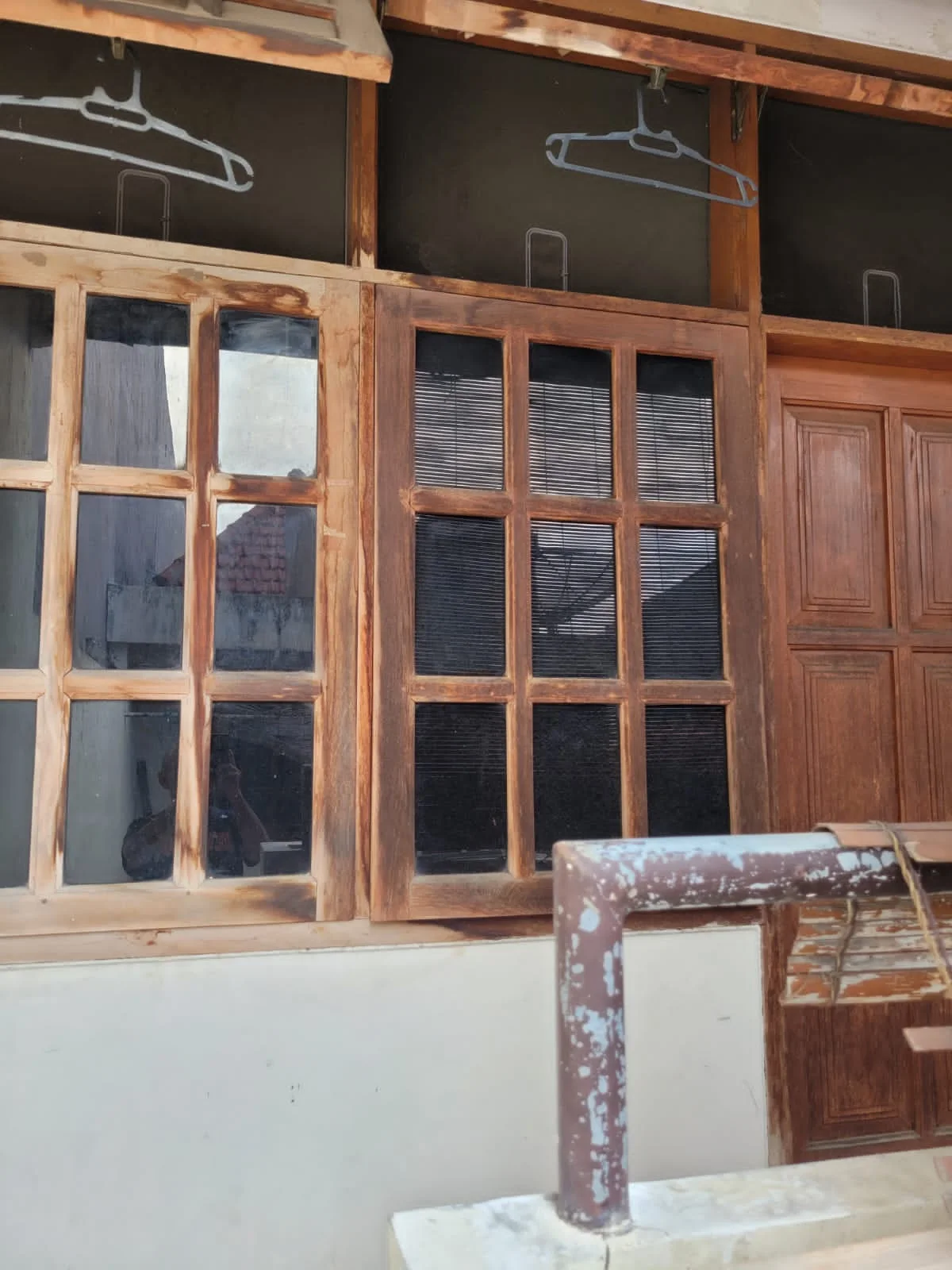 Dijual Rumah 2 Lantai Luas Hadap Barat di Jalan Tumapel, Surabaya Pusat - Thumbnail 4