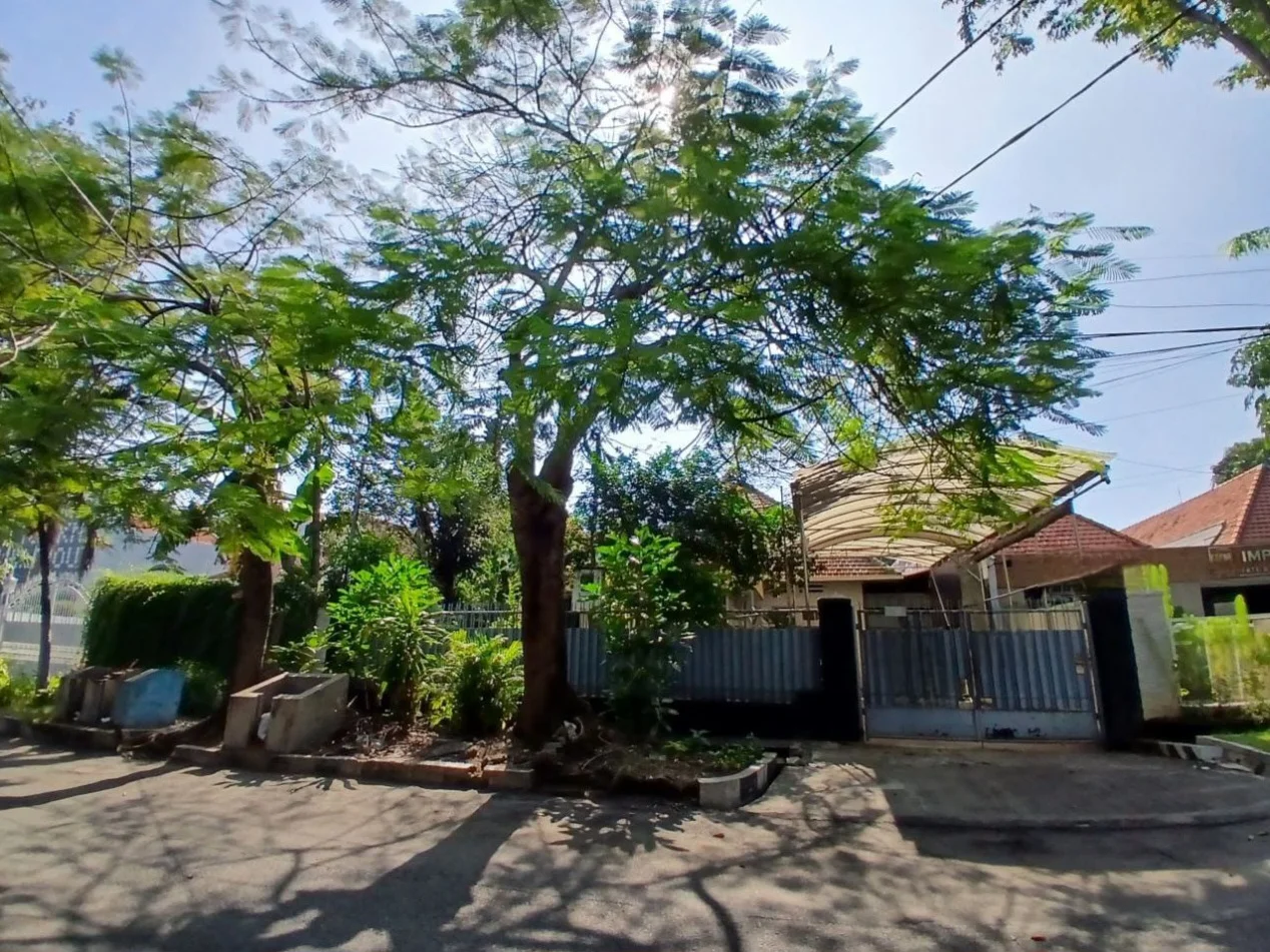 Dijual Rumah Luas Strategis di Trunojoyo Surabaya Pusat