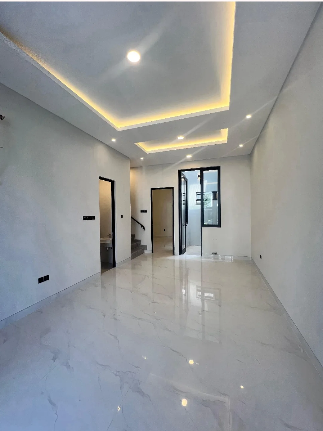 Dijual-rumah-baru-Moca-Verbana-di-Dian-Istana-Surabaya-Barat