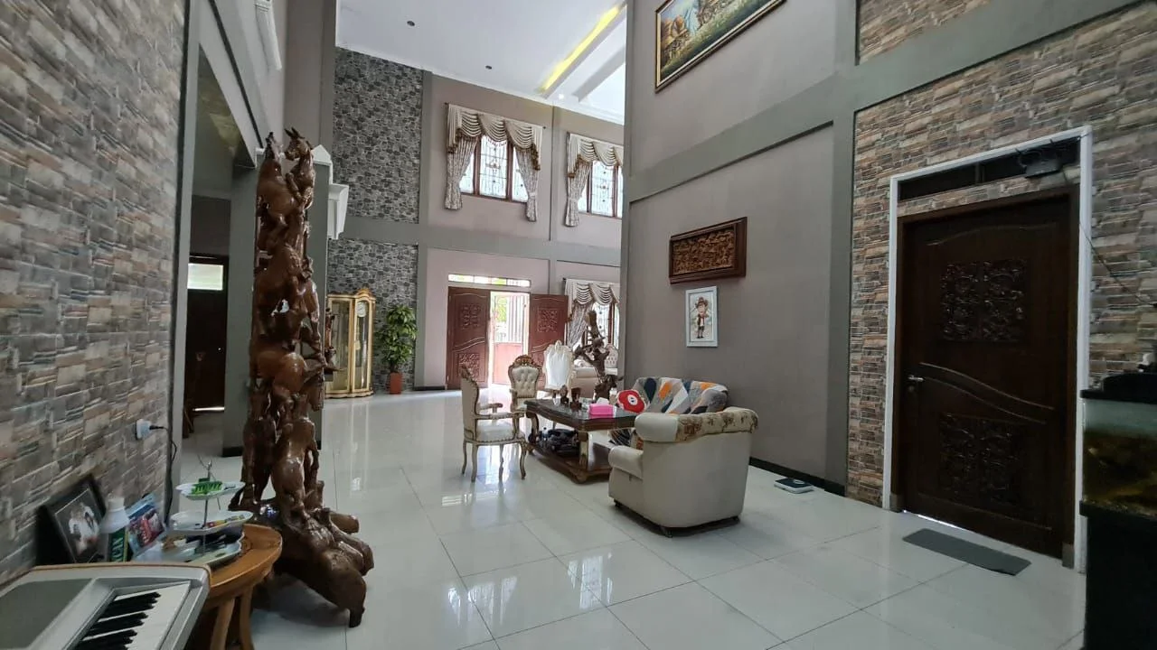 Dijual Rumah Mewah Lokasi Strategis di Jalan Praja Dalam Kebayoran Lama Jakarta Selatan - Thumbnail 2