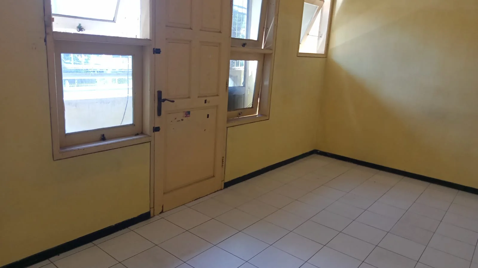 Disewakan Ruko Komersial 2 Lantai di Raya Mulyosari Surabaya Timur - Thumbnail 4