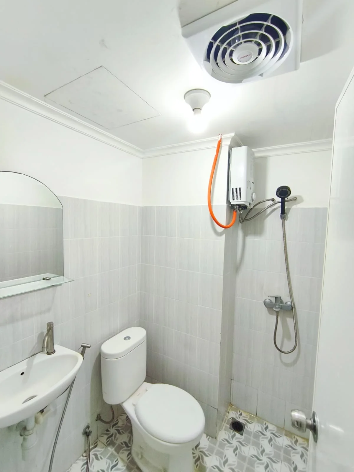 Disewakan Unit Apartemen 2BR di Puncak CBD Lokasi Strategis Surabaya Barat - Thumbnail 4