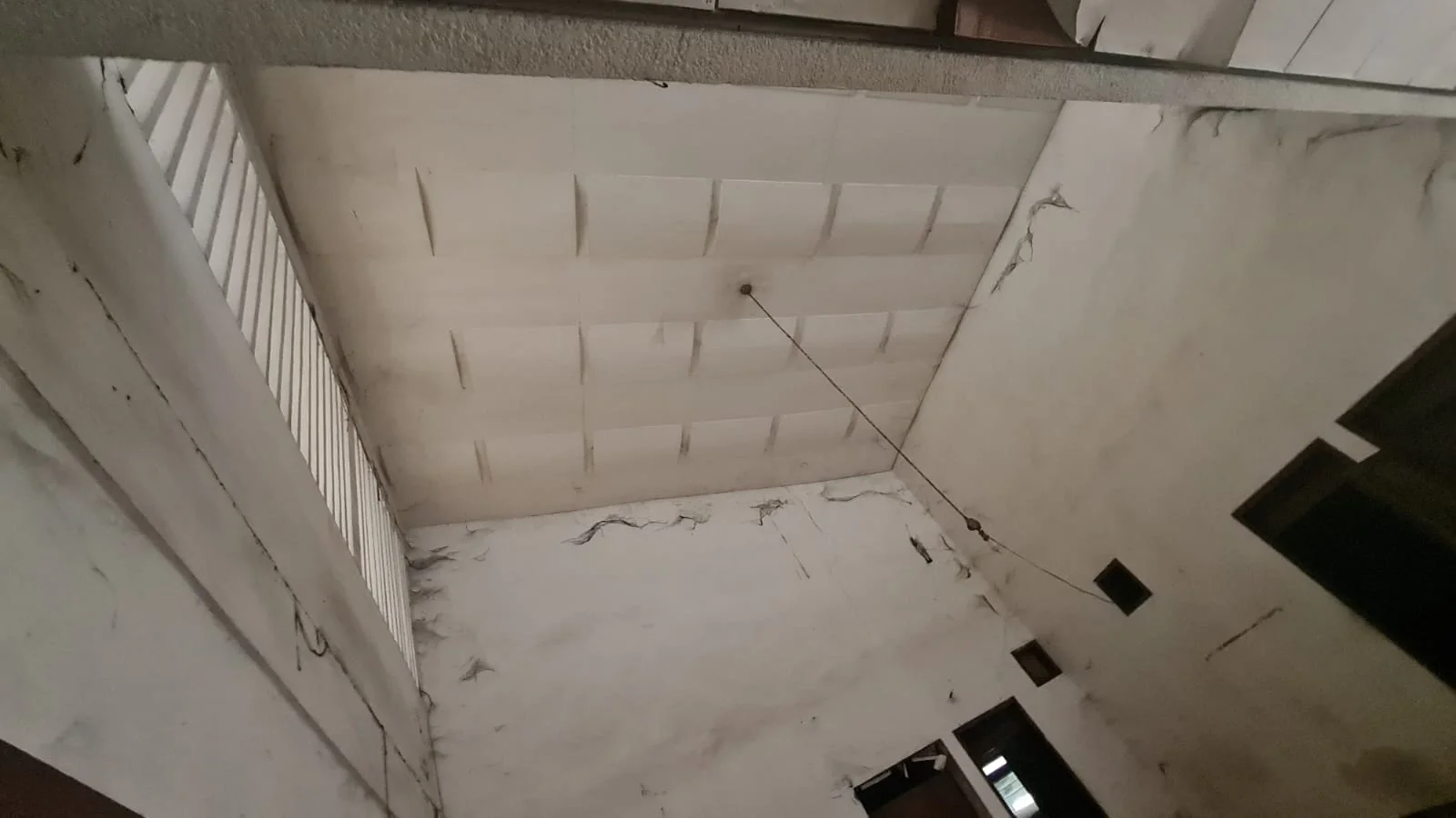 Jual Rumah 1,5 Lantai Strategis Murah Manyar Rejo Surabaya Timur - Thumbnail 3