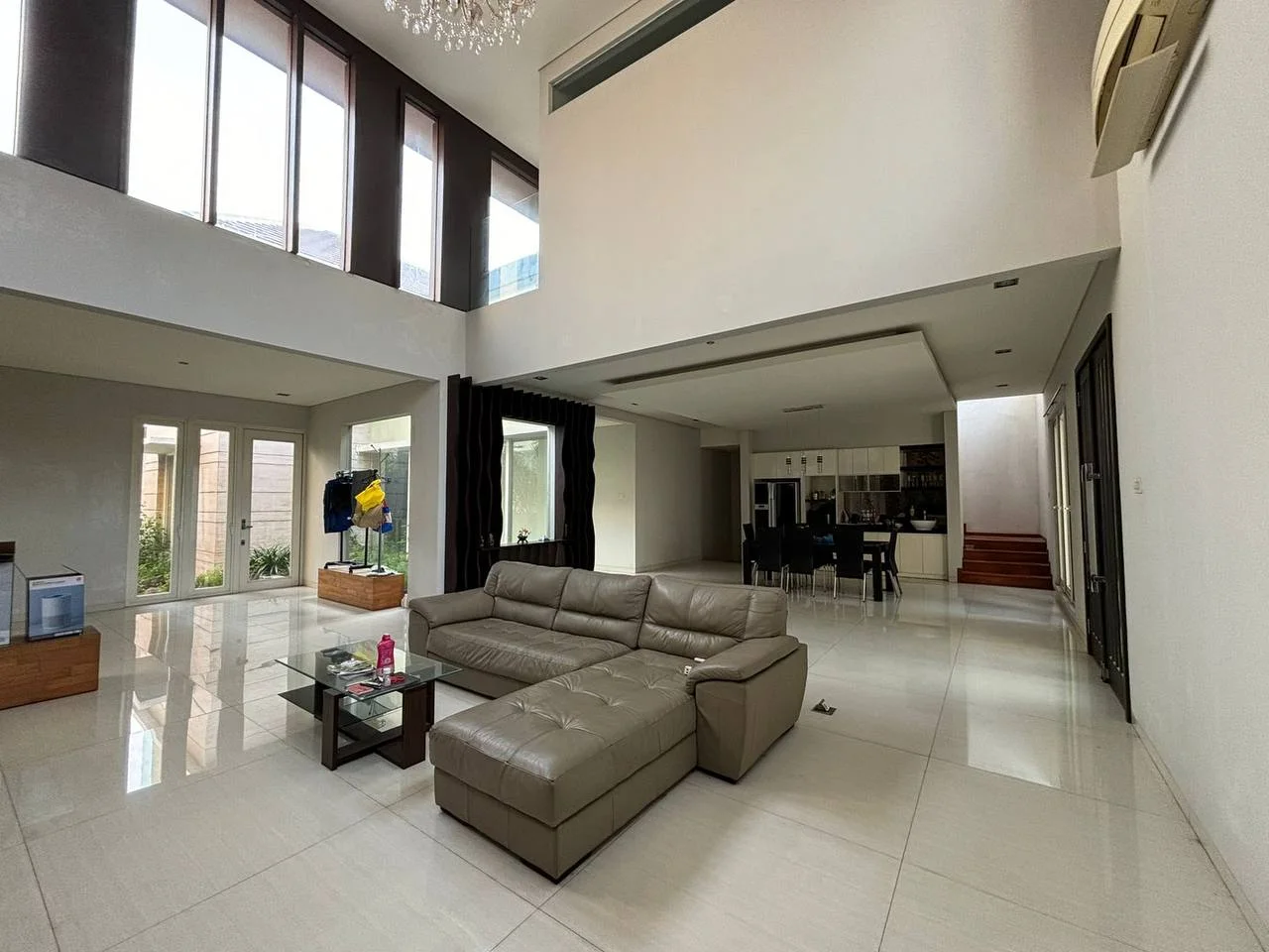 Dijual Rumah Mewah Modern Eksklusif di Citraland Raya Surabaya Barat - Thumbnail 4