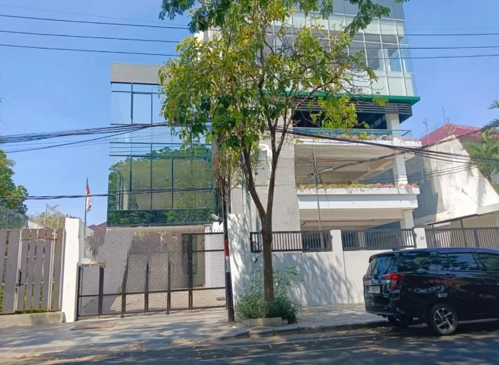 Disewakan Ruko 4 Lantai Baru Pusat Kota di Jalan Wijaya Kusuma Surabaya Pusat