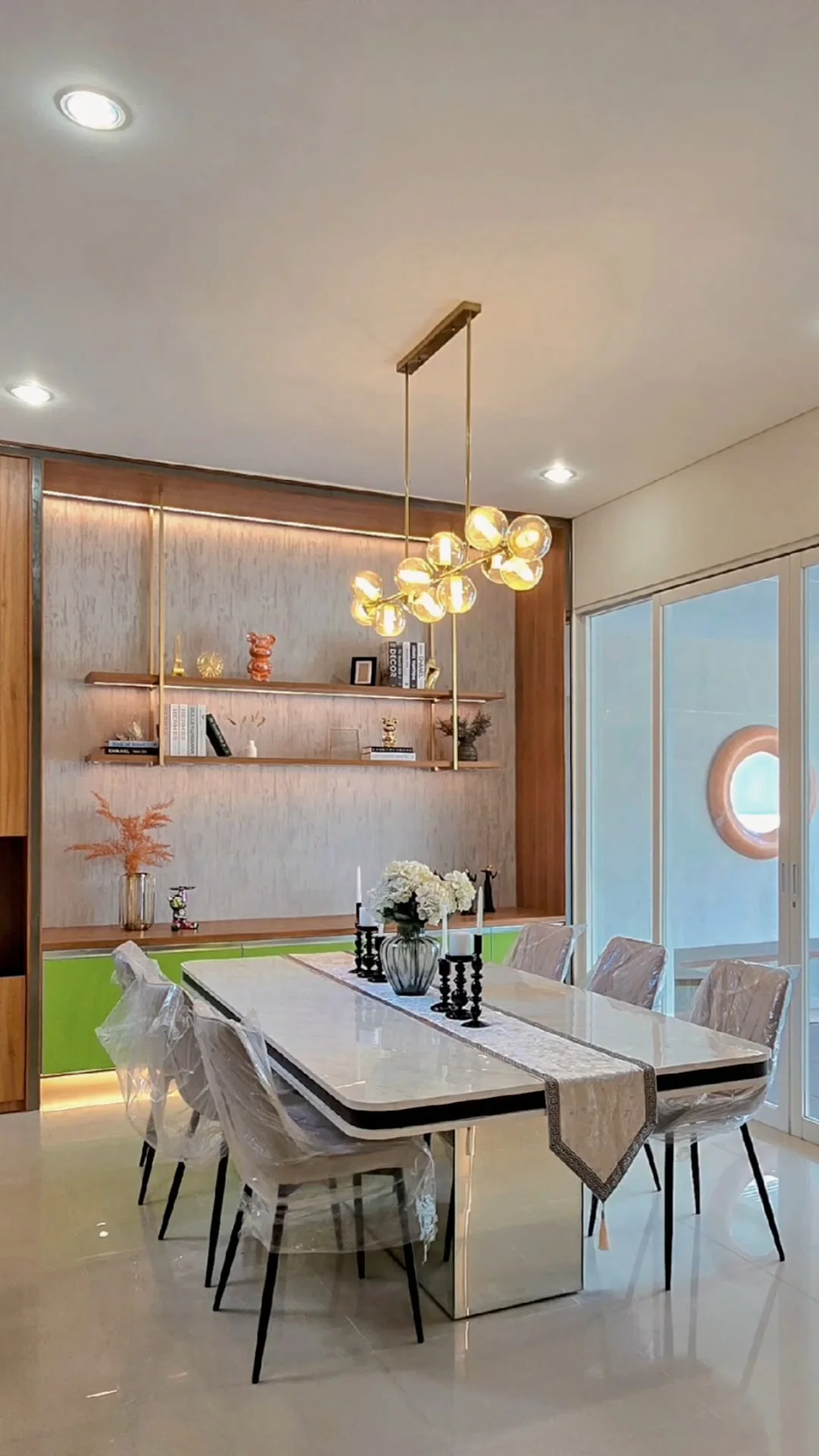 Dijual-Rumah-Minimalis-Full-Furnish-di-Royal-Residence-Surabaya-Barat