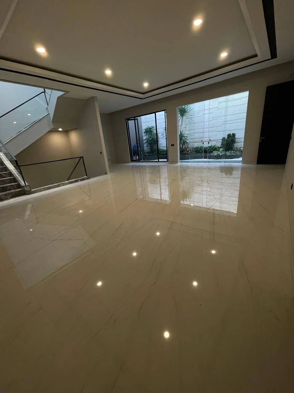 Dijual Rumah Baru Elite Mewah di North Emerald Mansion, Citraland Surabaya Barat - Thumbnail 4