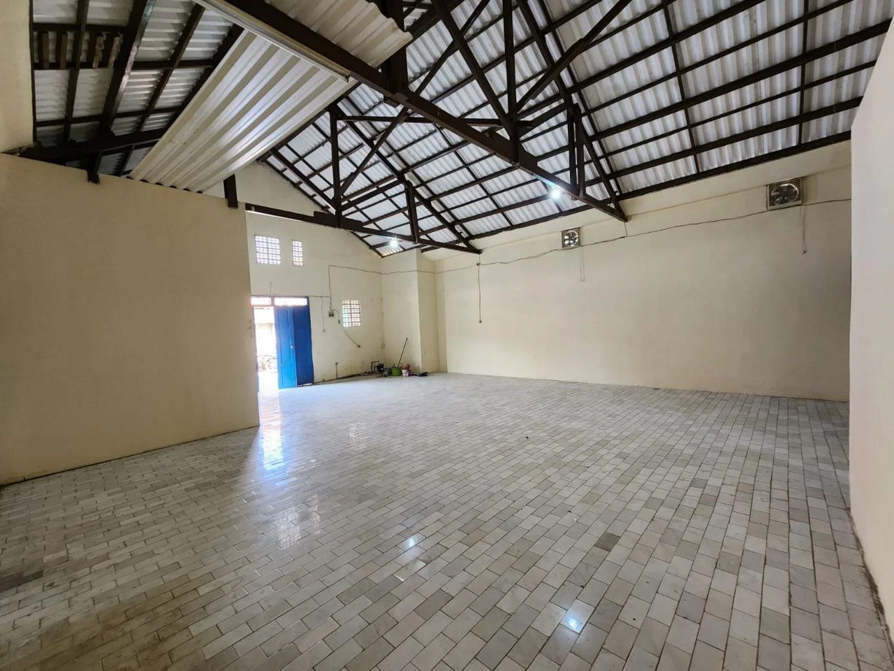 Dijual Rumah Usaha Lokasi Strategis di Jalan Balongsari Husada Surabaya Barat - Thumbnail 3