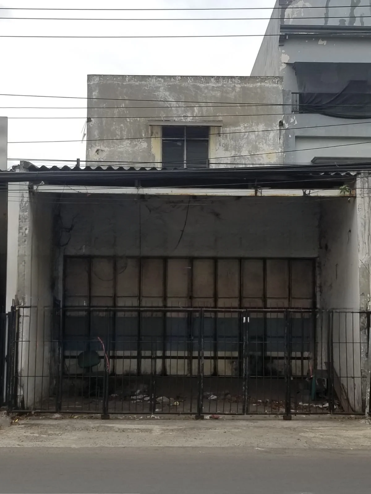 Dijual-rumah-usaha-di-Raya-Meganti-Babatan-Surabaya-Barat